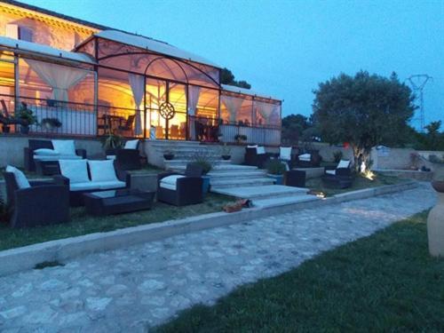 Domaine Saint Victor Hotel La Tour-d'Aigues Exterior photo