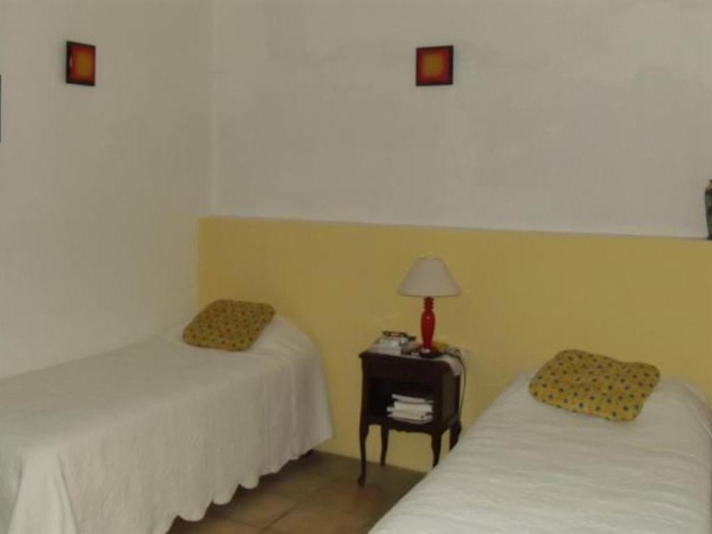 Domaine Saint Victor Hotel La Tour-d'Aigues Exterior photo